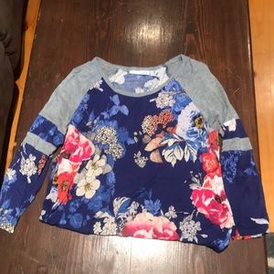 Blue & Gray Floral Top 🌸